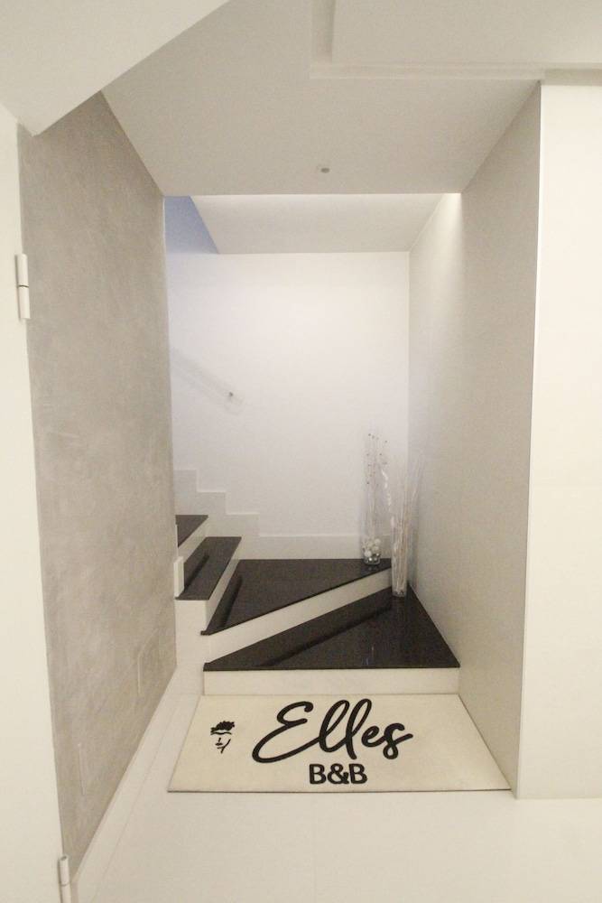 B&B Elles con parcheggio interno e ricarica auto elettrica 2