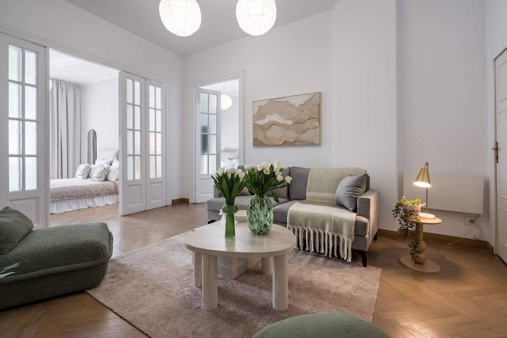 Calea 3BR Victoriei Stunner - Two Living Rooms - Balconies on the Avenue 1