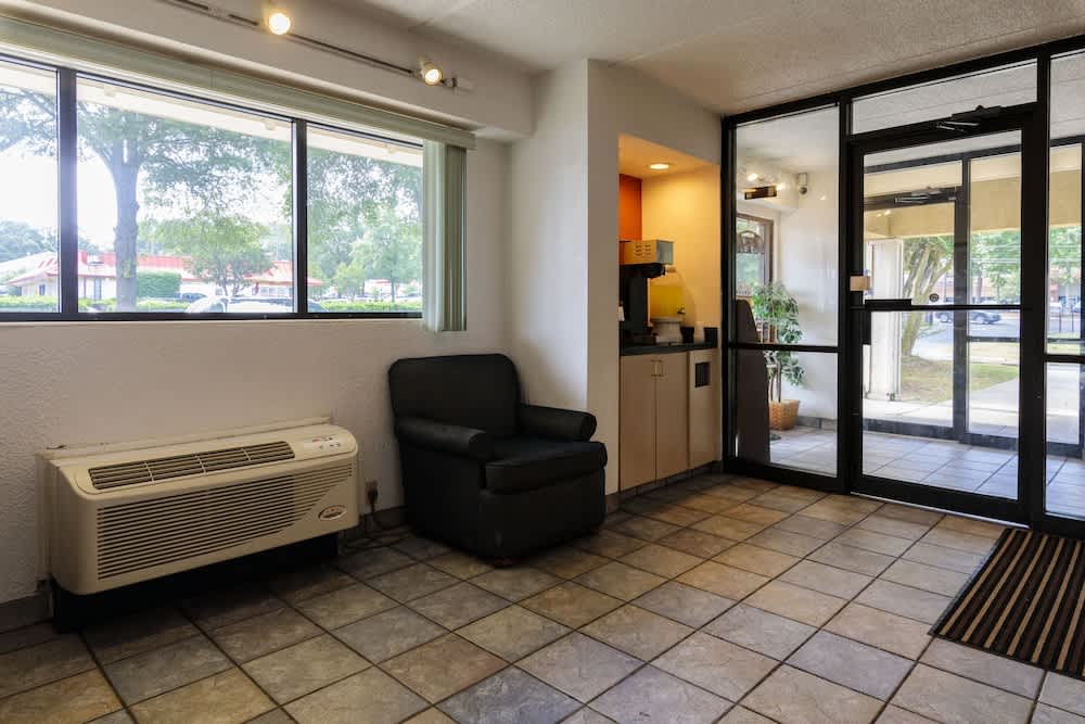 Days Inn by Wyndham Charlotte University 2