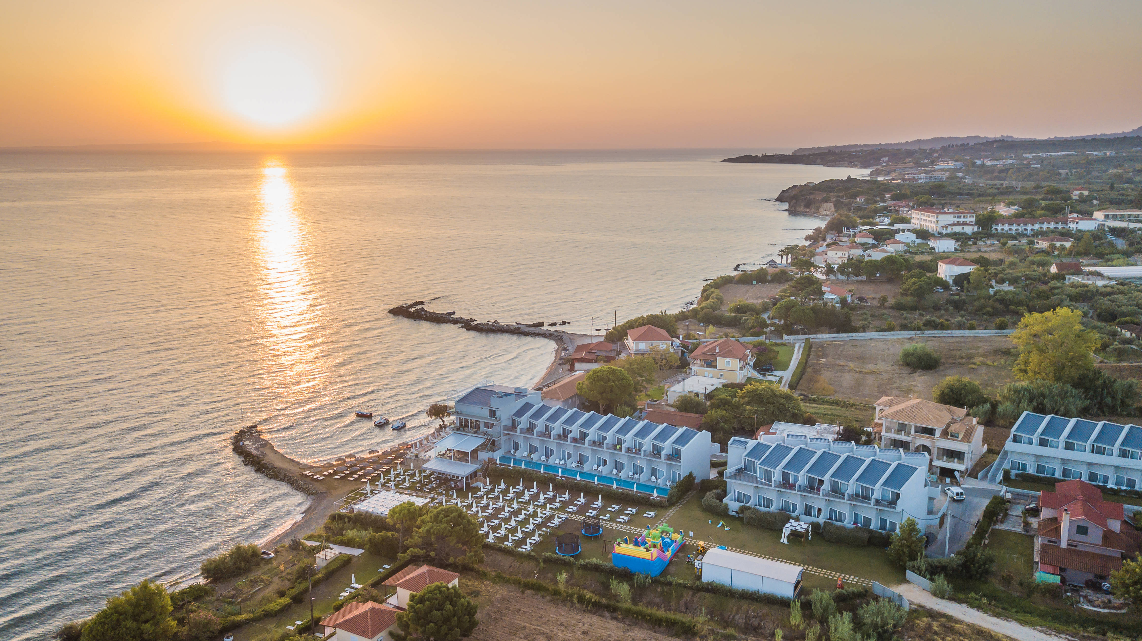 Golden Coast Beachfront Resort 1