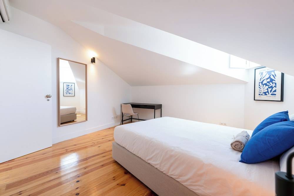 Sunny Lisbon Apartments by Soulplaces 2