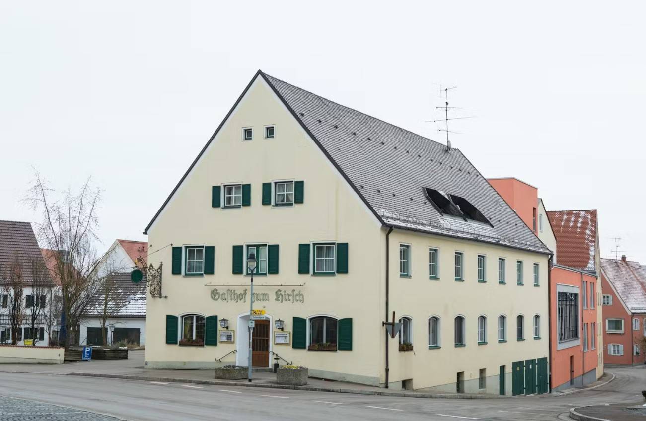 Hotel Und Gasthof Zum Hirsch 2