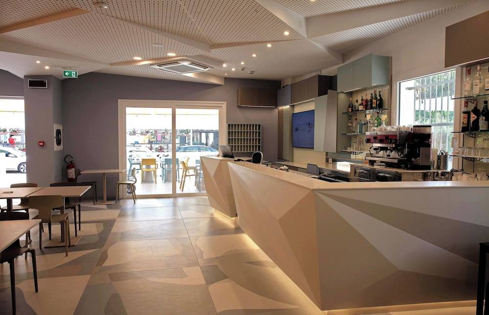 Color Hotel Rimini 2