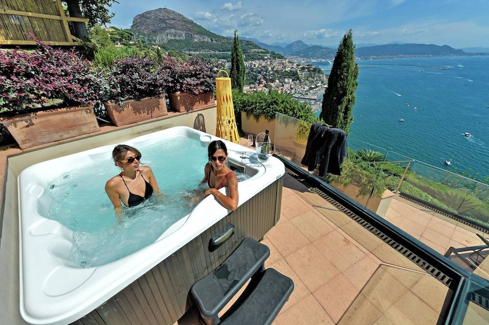 Mira Suite 1