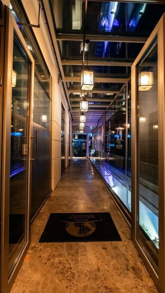 Discovery Hotel 2