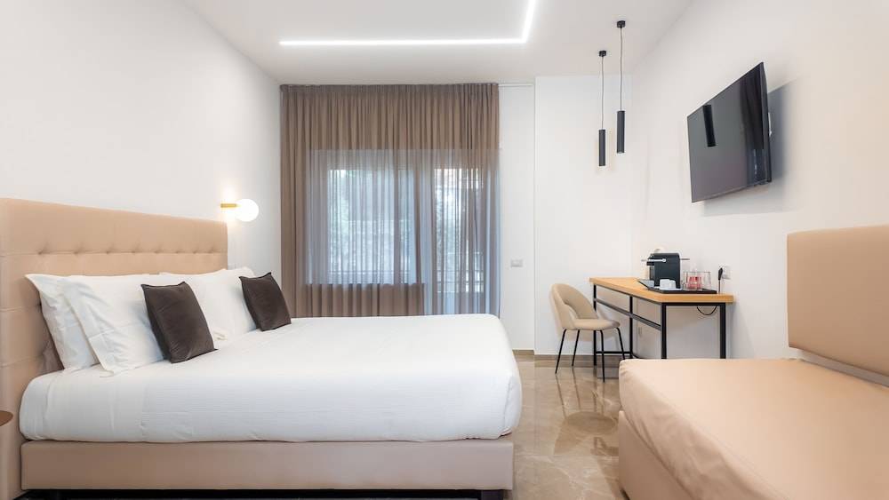Aura Vatican Suite 1