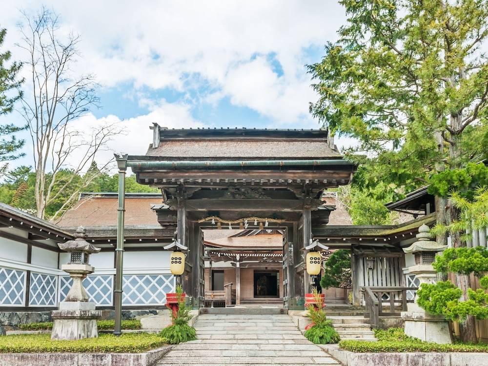 Koyasan Sanadabo Rengejoin 1