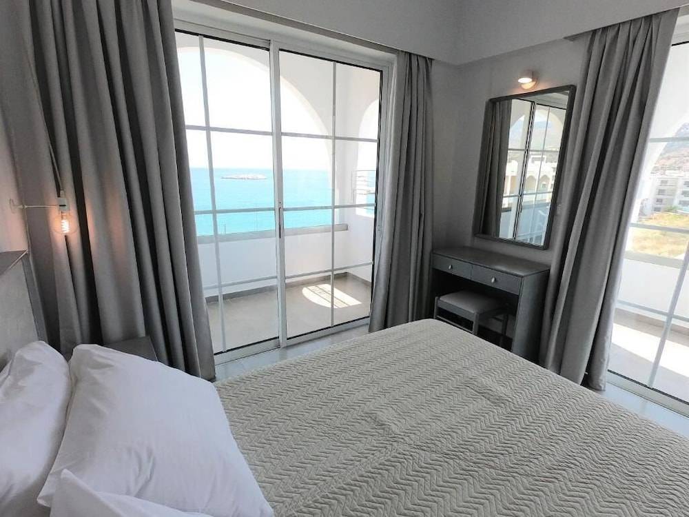 ALOS SUITES ex-Possirama Bay aparts 2