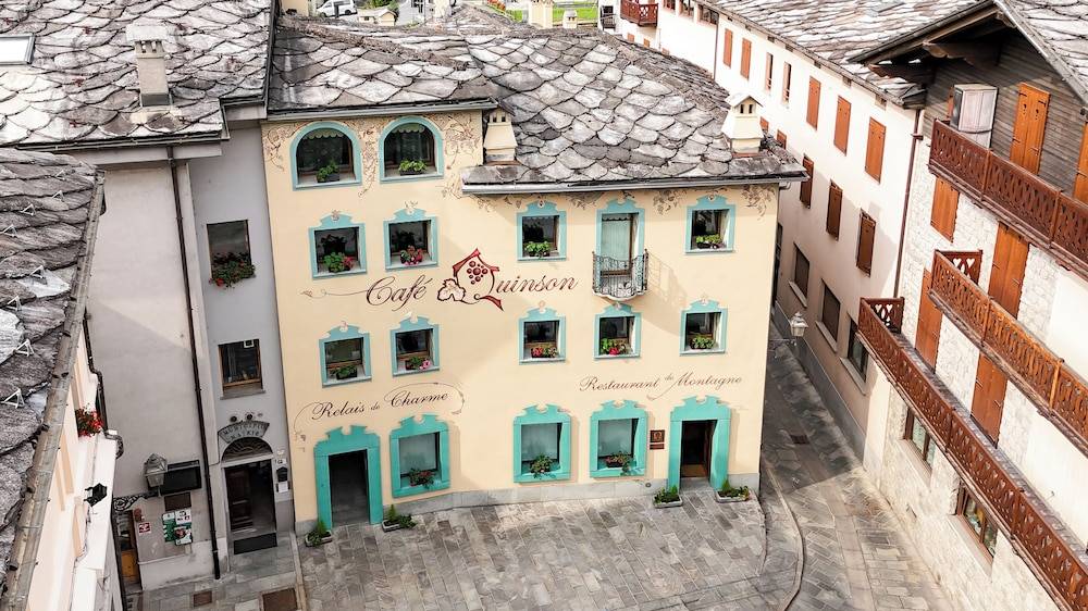 Café Quinson Relais de Charme 1