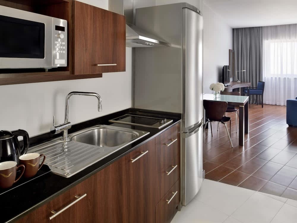 Mövenpick Hotel Apartments Al Mamzar Dubai 2