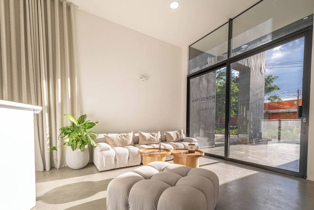 Metropolitan Living by HOUSY 1