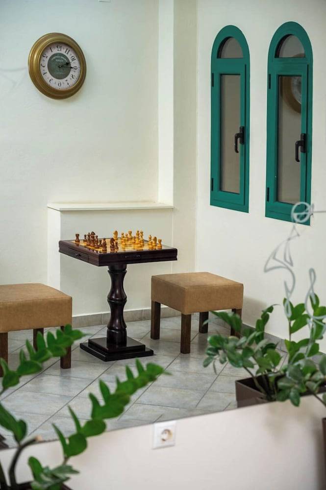 Konstantinos Hotel & Apartments 2 2