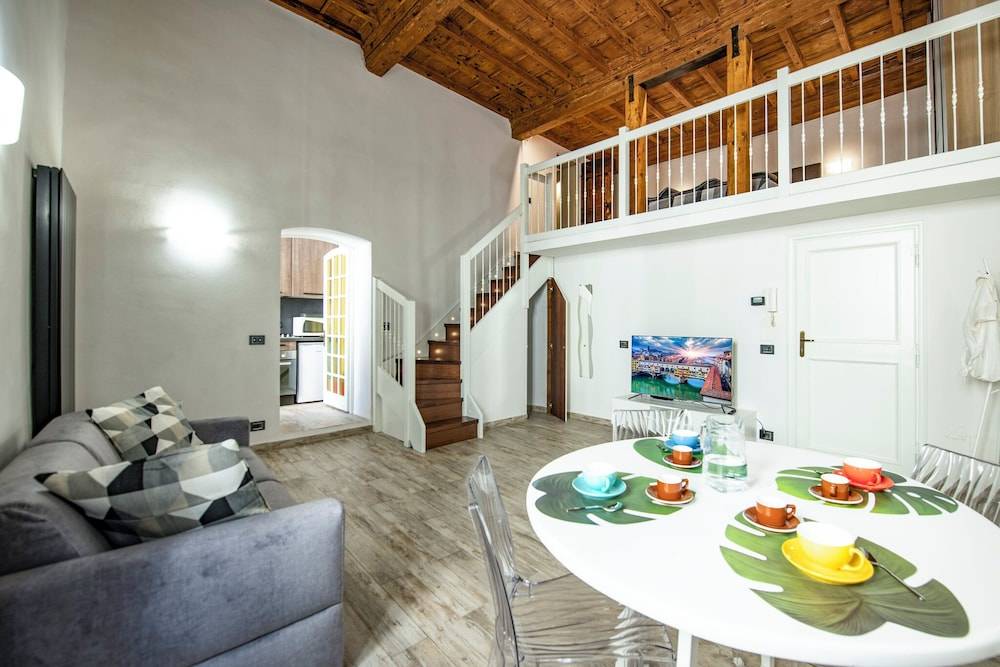 Sunrise Apartment by Mamo Florence 1