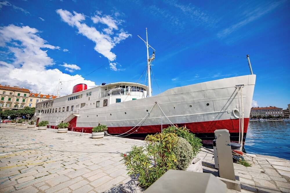 Botel Marina 1