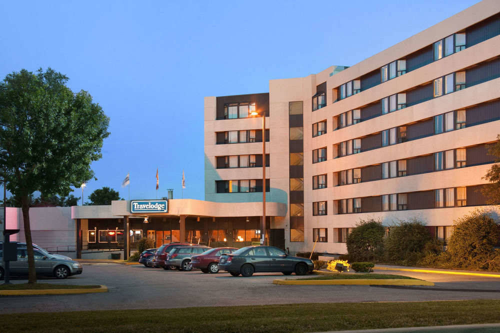 Travelodge by Wyndham Toronto East 1