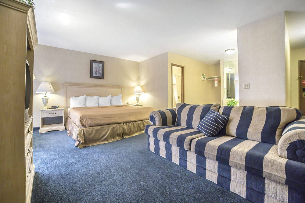 ECONO LODGE INN & SUITES SANDY 2