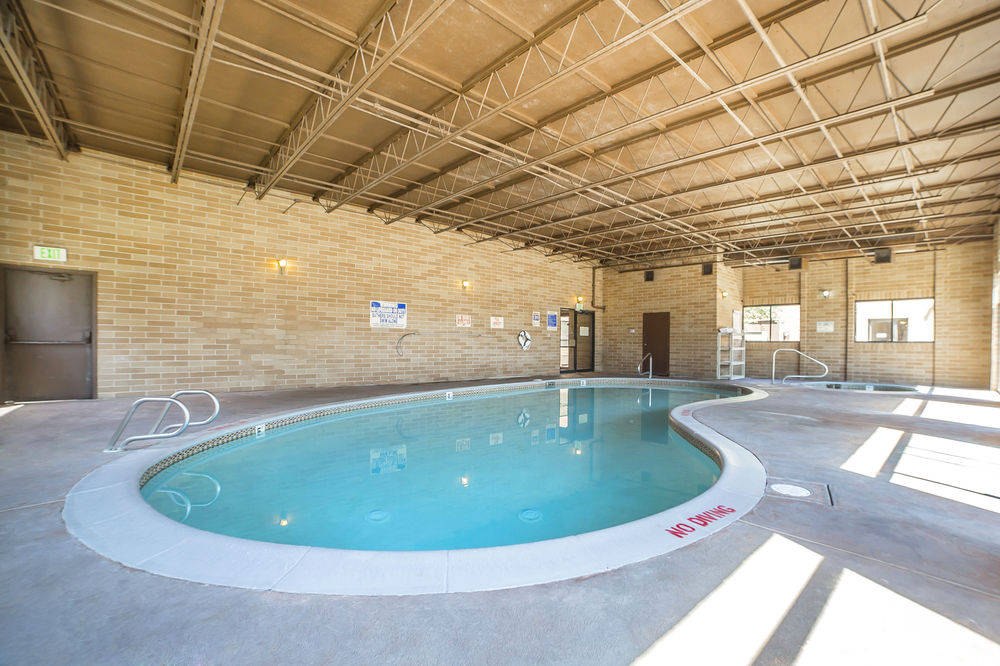 ECONO LODGE INN & SUITES SANDY 1