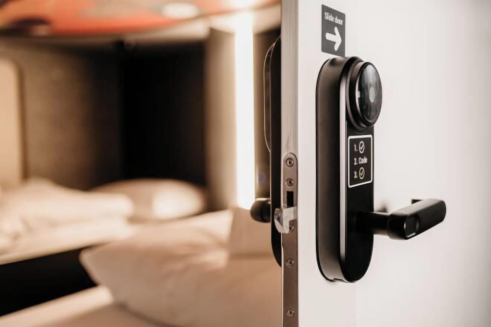 Capsule Hotel - Lucerne Old Town 2