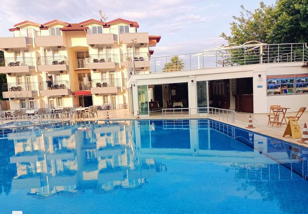 Atlantis Hotel 1