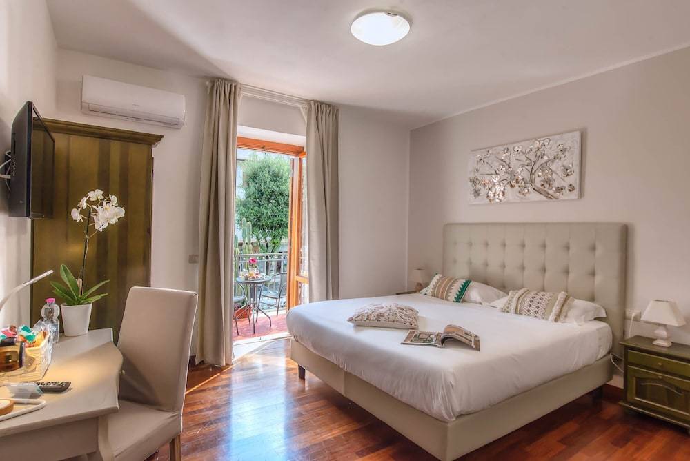 Plaza Rooms Ciampino 1