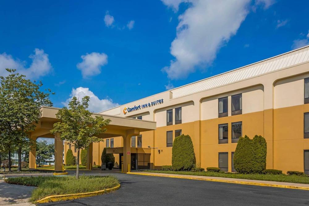 Comfort Inn & Suites Mt. Holly - Westampton 1