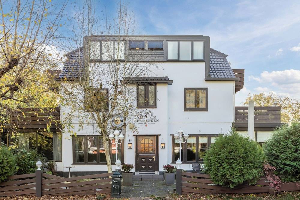 Hotel Zee Bergen 1