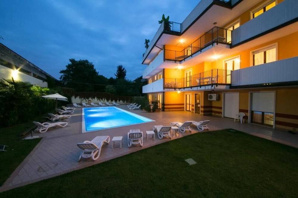 Ferretti Residence Garda Palace 1