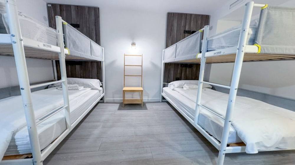 ZUR Boutique Hostel 1