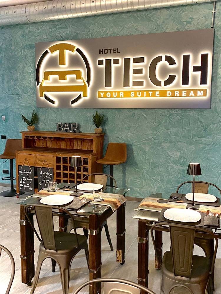 HOTEL TECH 1