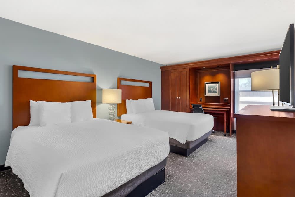 Best Western Plus Bellingham 1
