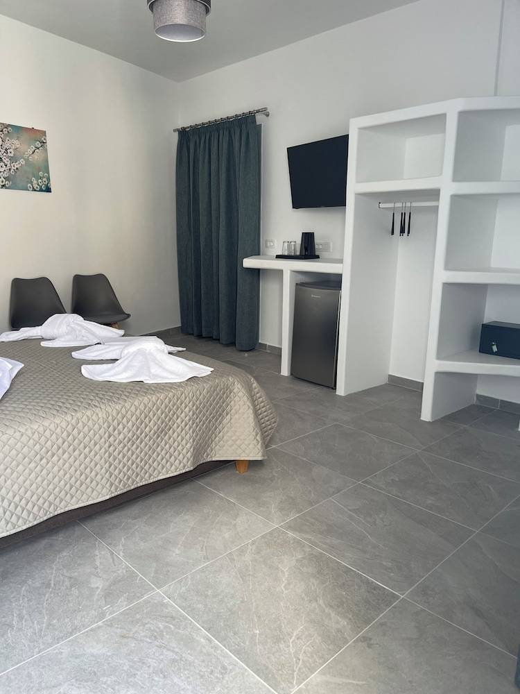 Tarelis Beach Apartments & Studios 2