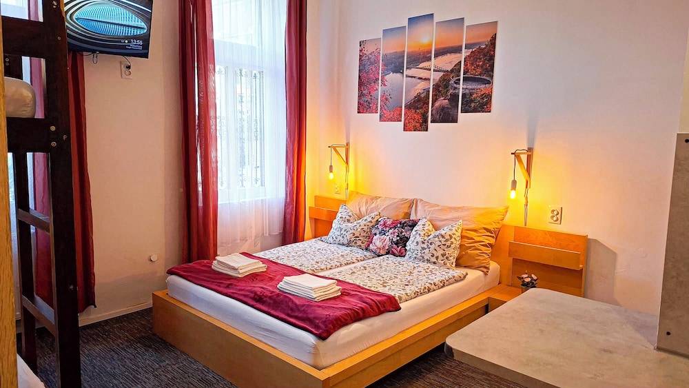 GoodMo Budapest Smart Rooms 1