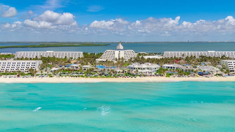 The Pyramid Cancun by Oasis - All Inclusive 1