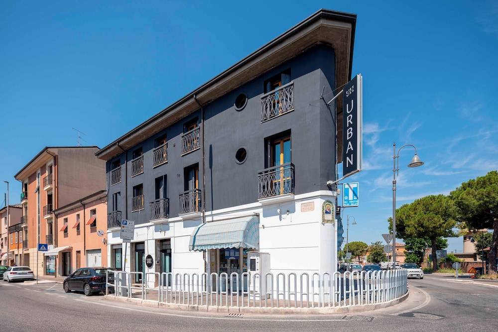 Urban Hotel 1