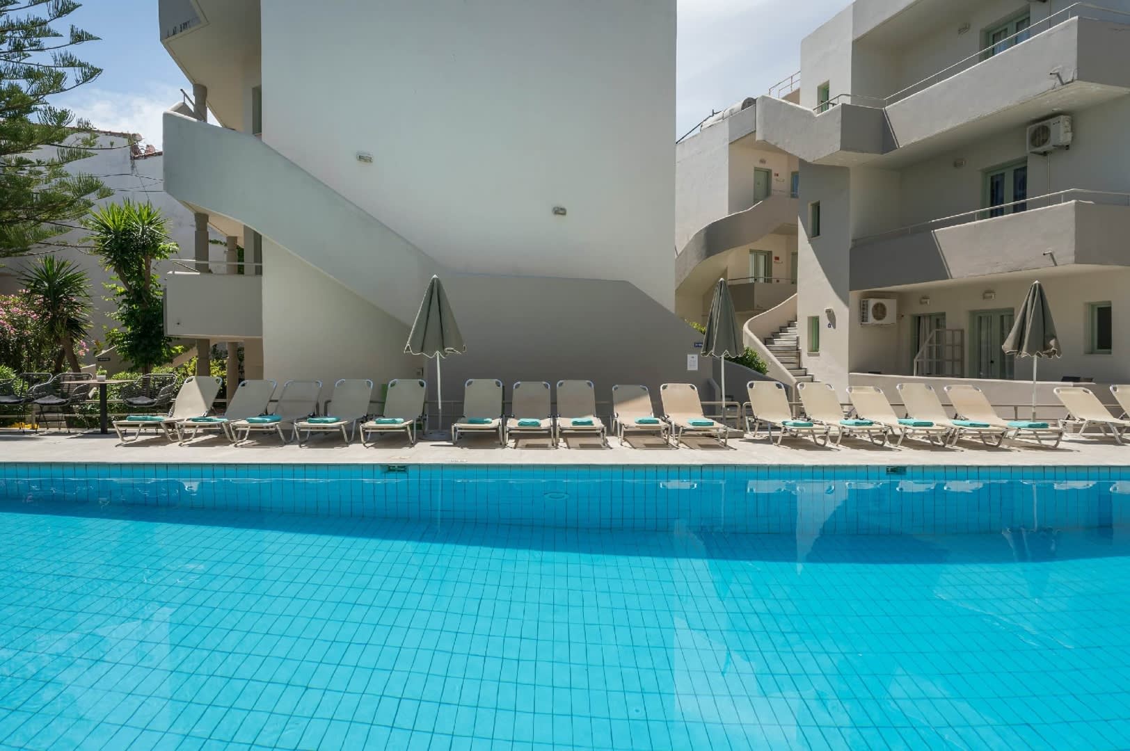 Summer Beach Hotel 2