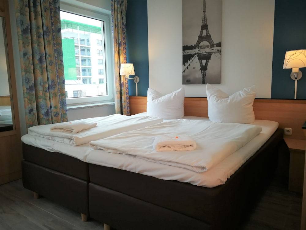 Hotel NEAR BY 1