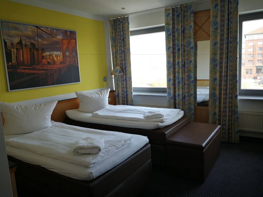Hotel NEAR BY 2