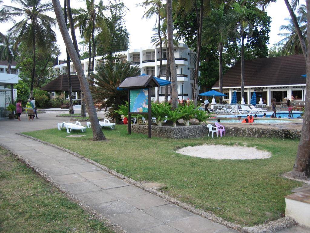 Kenya Bay Beach Hotel 2