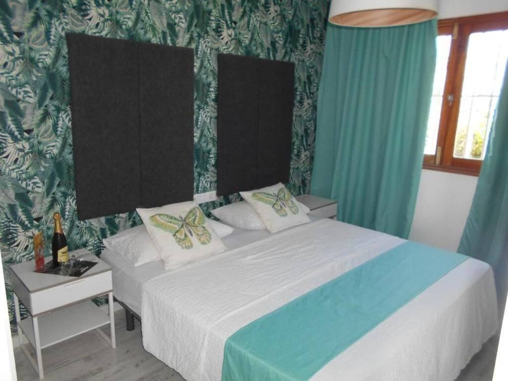 Beach Boys Resort Men Only solo hombres 2