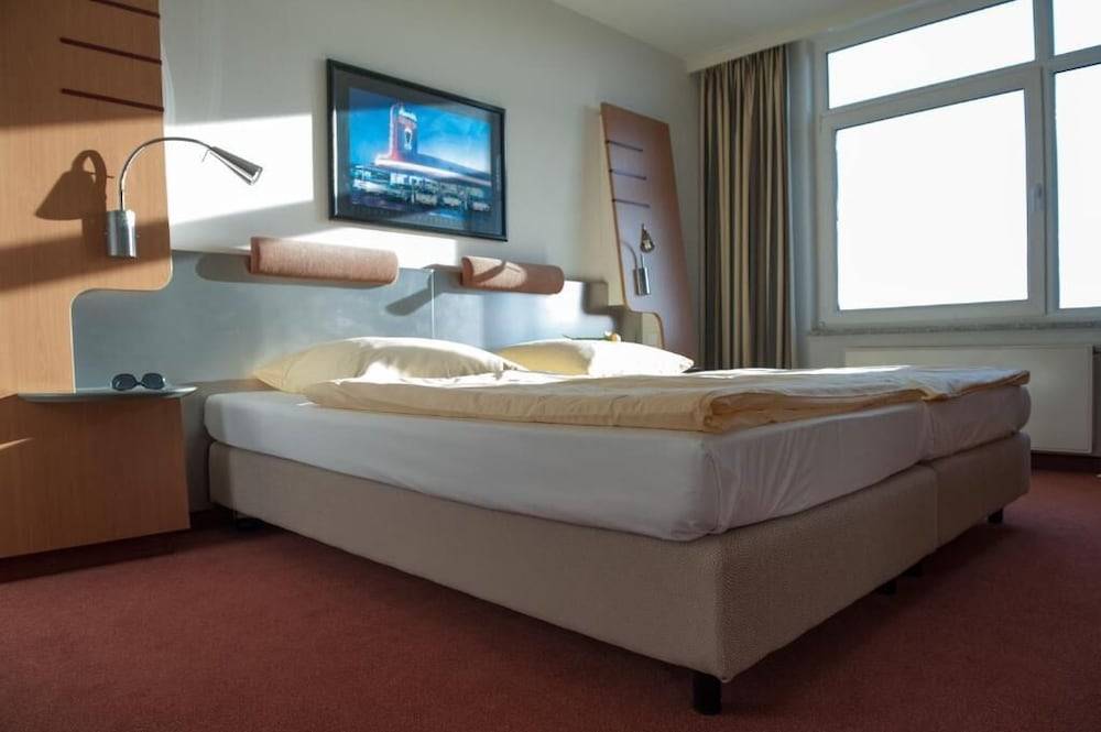 Hotel Motorsport Arena 1