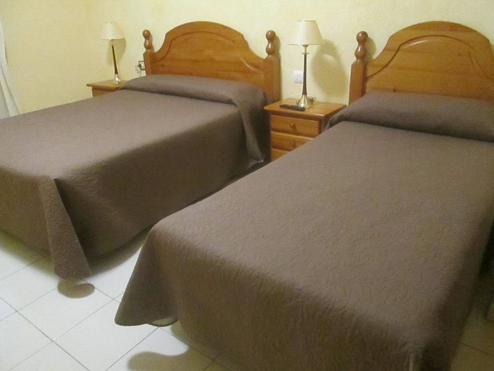 Hostal Avi Pep 2