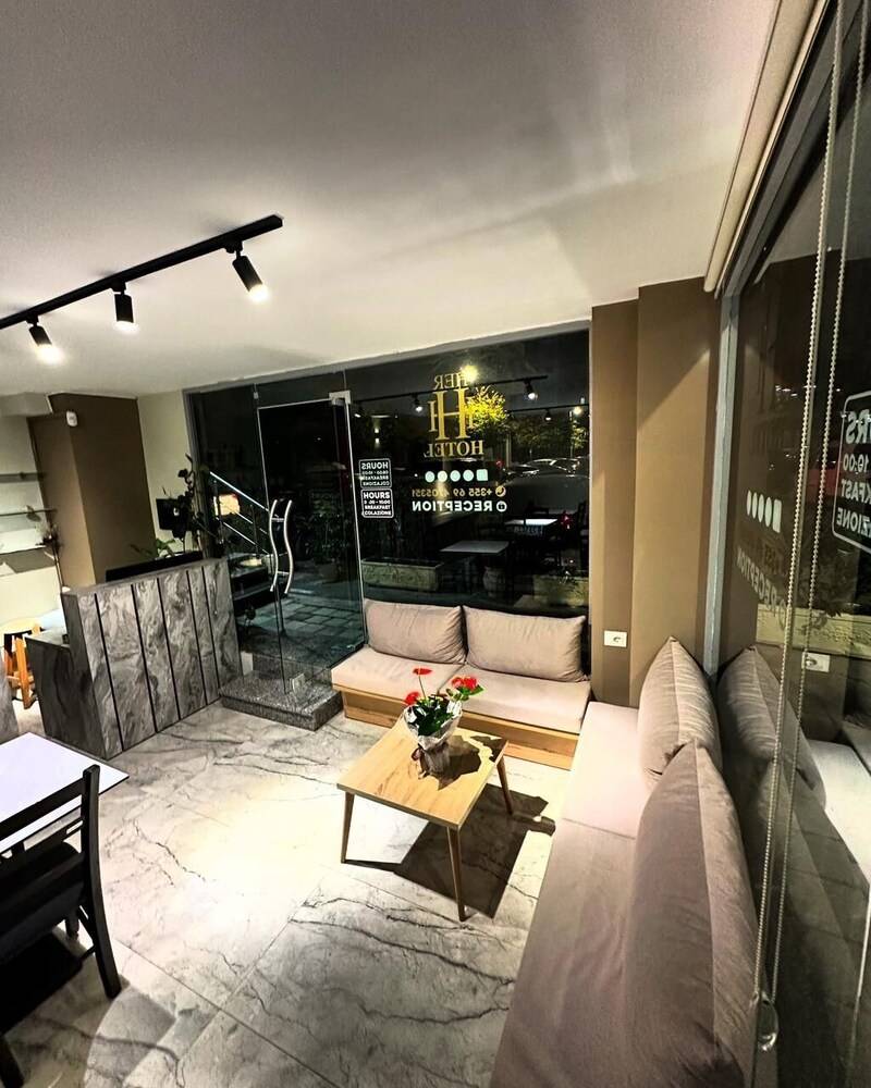 Hotel HER 2