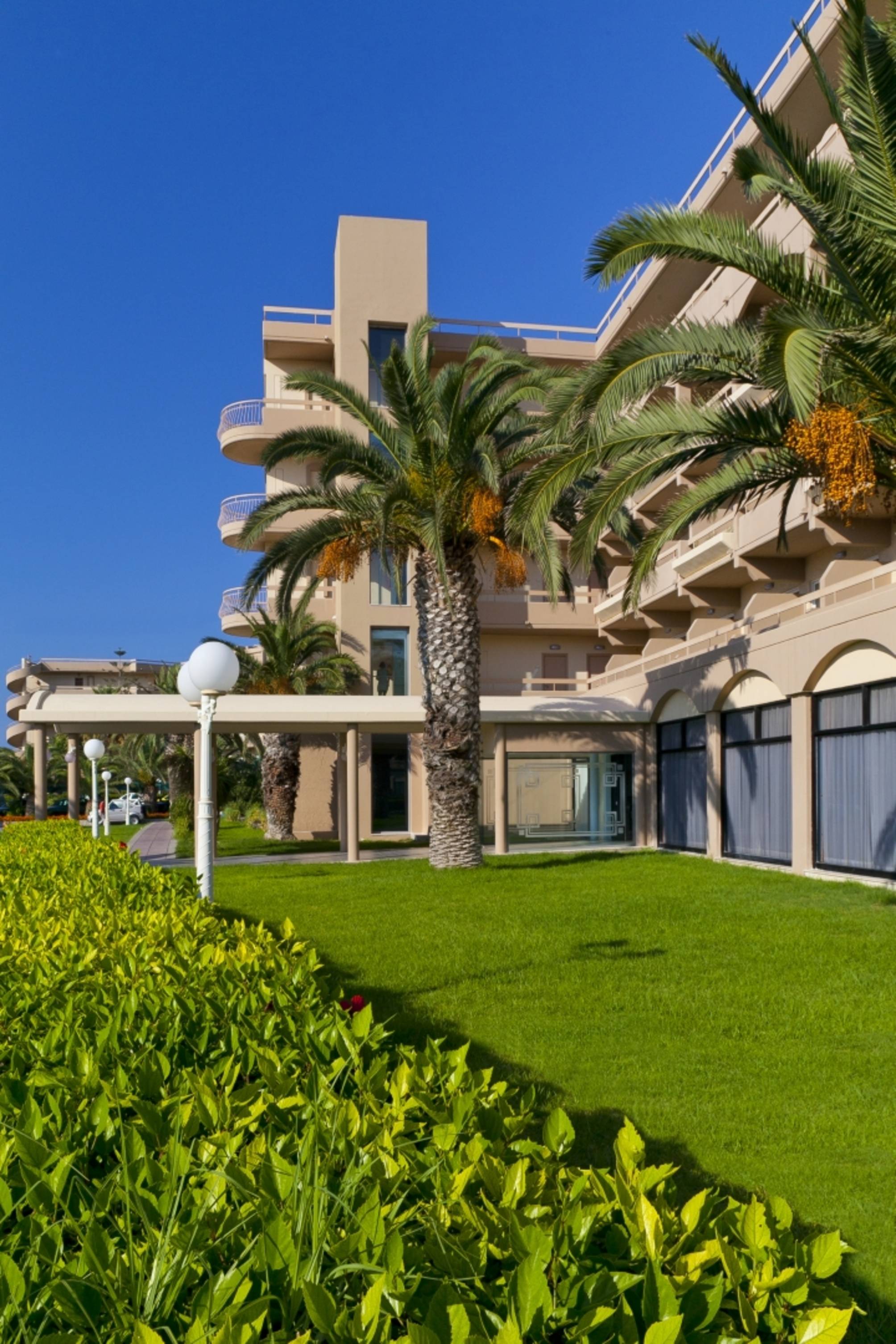 Sun Beach Resort 2