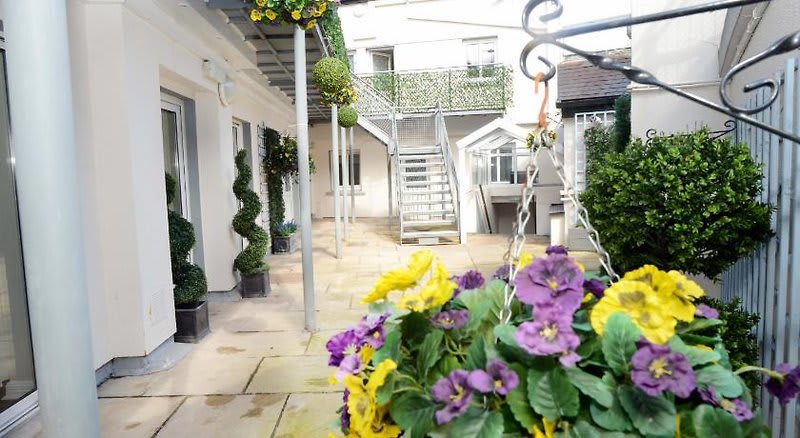 The Helm Apartments B&B 2