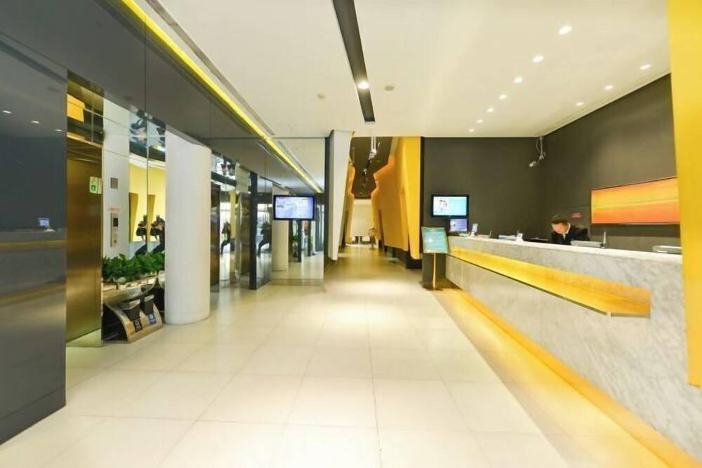 Jinjiang Inn (Shanghai People's Square East Huaihai Road) 2