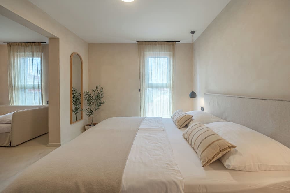 lo͝or luxury retreat 1