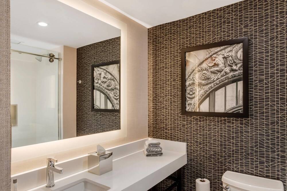 Cambria Hotel New York Times Square 2