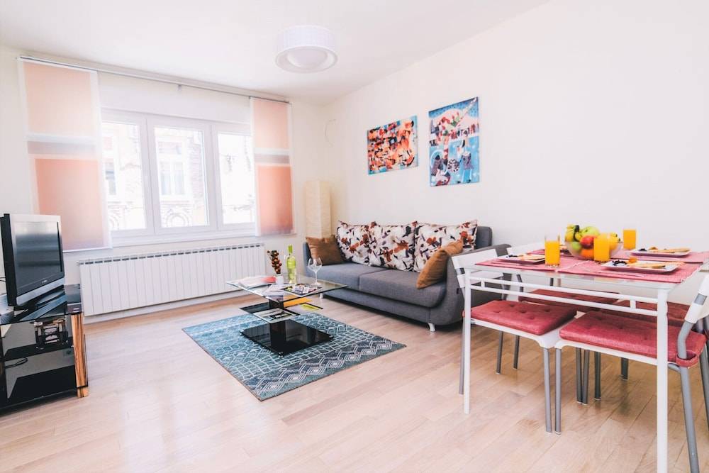 Modern apartment near Cathedral - BEST LOCATION 1