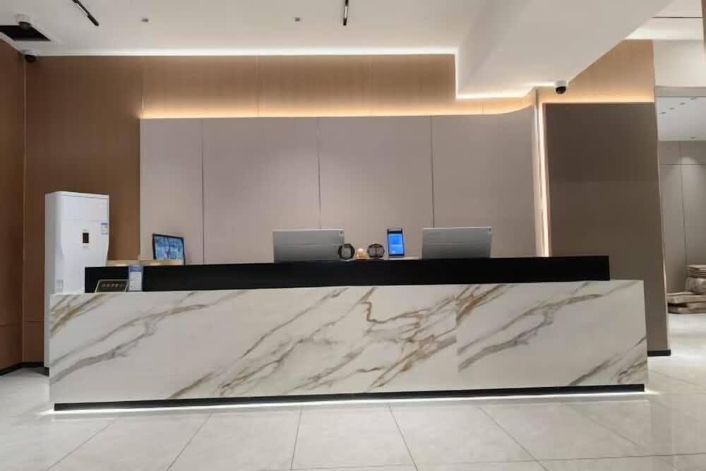 Holiday Inn Shanghai Viberly 2