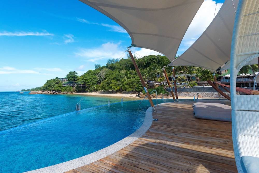 Coco de Mer Hotel and Black Parrot Suites 1